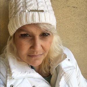 Meet your Posher, Robin